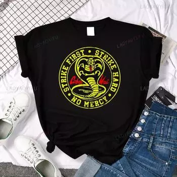 Женские топы с коротким рукавом Cobra Kai Graphic Tshirts Модные теплые женские топы Модные повседневные футболки Ropa XS-4XL Mujer Camisetas 4XL чёрный