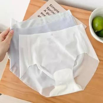 Женские трусики, бесшовное нижнее белье, летние тонкие быстросохнущие трусы из ледяного шелка M светло-зеленый