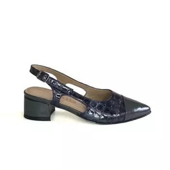 Женские туфли из натуральной кожи на низком каблуке