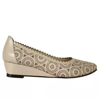 Женские туфли из натуральной кожи на низком каблуке