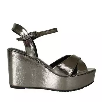 Женские туфли из веганской кожи на танкетке