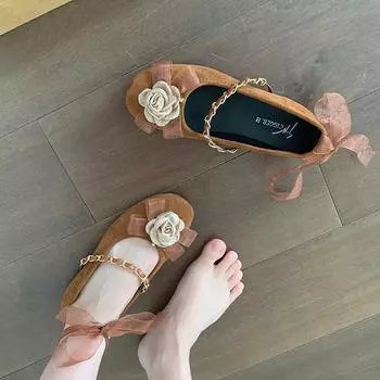 Женские туфли Мэри Джейн с цветочным принтом. Удобные туфли на плоской подошве с ремешками. Нарядные повседневные балетки на низком каблуке. Туфли на плоской подошве с цепочками и ремешками. 35 коричневый