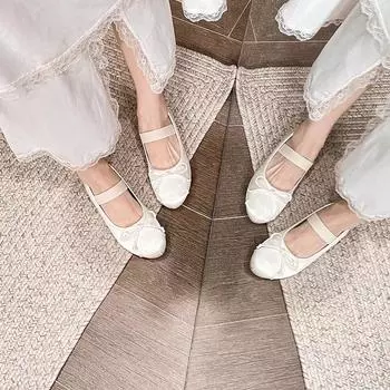Женские туфли Мэри Джейн, женские туфли больших размеров с круглым носком, шелковые атласные балетки с бантом, весенне-осенние туфли на плоской подошве, Zapatos De Mujer 33 белый