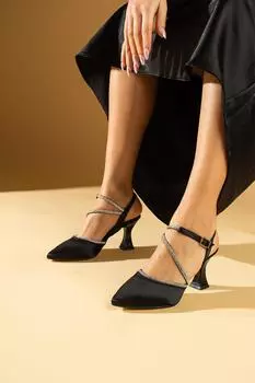 Женские туфли на кубковом каблуке с ремешком на щиколотке Stoned, 018-54-24, Сатин