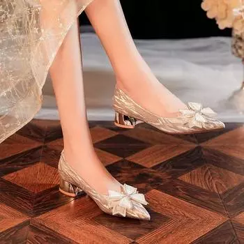 Женские туфли на низком каблуке с острым бантом, удобные, темпераментные, блестящие, свадебные туфли на высоком каблуке, банкетные туфли 34 серебряный