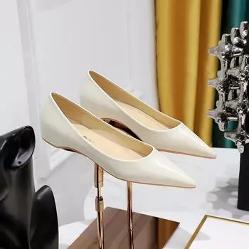 Женские туфли на низком каблуке с острым носком в европейском и американском стиле для педикюра — тонкие, универсальные, на весну и осень. 38 кларет