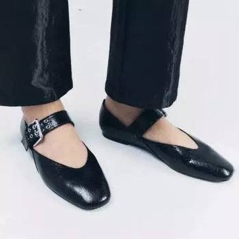 Женские туфли на плоской подошве весна-осень с круглым носком ретро повседневные лоферы модные балетки женские 35 чёрный