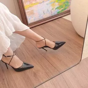 Женские туфли на шпильках - это красивые темпераментные туфли-одиночки, сексуальные босоножки 2025 года, новые туфли на высоком каблуке из черной лакированной кожи с острым носком 34