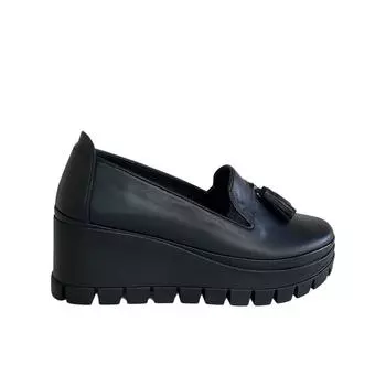 Женские туфли на танкетке из натуральной кожи