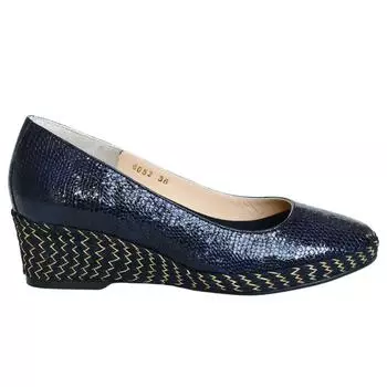 Женские туфли на танкетке из натуральной кожи