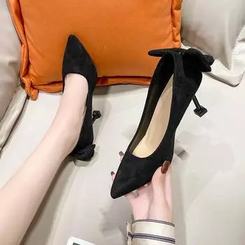 Женские туфли на тонком высоком каблуке с острым носком, противоскользящие, весна-лето, новые однотонные дышащие туфли с металлическими декоративными элементами 34 чёрный