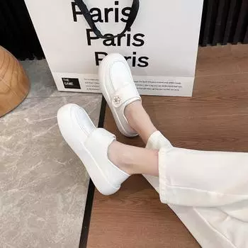 Женские туфли с круглым носком и мягкой нескользящей подошвой 35 белый