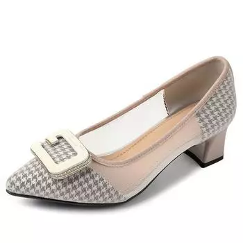 Женские туфли с квадратной пряжкой в сетку, весна и лето, новый стиль, острый носок, большие размеры, универсальные рабочие кожаные туфли на толстом каблуке среднего размера 33