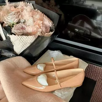 Женские туфли с острым носком на плоской подошве из высококачественной кожи, модельные туфли с неглубокой пряжкой на ремешке, женские туфли из мягкой кожи на низком каблуке 35