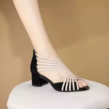 Женские туфли с закрытым каблуком и открытым носком. Модные женские босоножки с узким ремешком сзади и молнией. Туфли на толстом каблуке. Женские. 35
