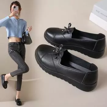 Женские туфли универсальные одинарные туфли женские 2025 весна и осень новые туфли для мам среднего и пожилого возраста бабушки туфли на плоской подошве из кожи нескользящие 35