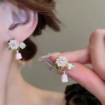 Женские ювелирные изделия Подарочные серьги-гвоздики в виде цветка маргаритки Ушные аксессуары Серьги в корейском стиле для улицы фиолетовый
