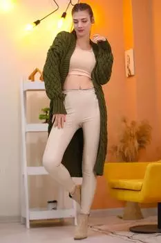 Женские узкие кожаные леггинсы с пуговицами и деталями