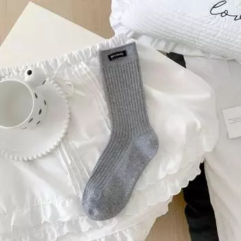 Женские весенне-осенние трендовые универсальные цветные носки-гольфы без косточек с махровой подкладкой и тканевой этикеткой с надписью 1 pair светло-серый