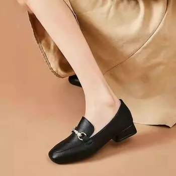 Женские весенние туфли-одиночки Универсальные маленькие кожаные туфли Лоферы Повседневная женская обувь с квадратным носком на толстом каблуке Рабочая обувь 40 чёрный