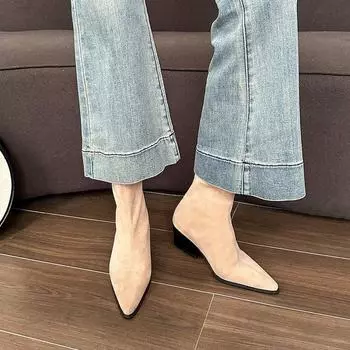 Женские замшевые ботильоны на каблуке, модная сексуальная обувь с острым носком, женские трендовые зимние ботинки 35 бежевый