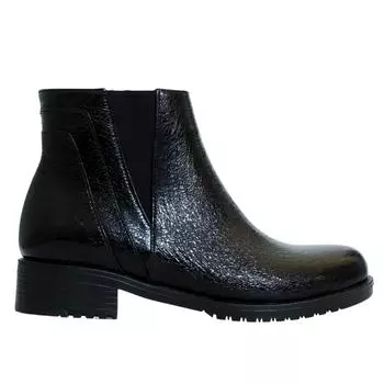 Женские зимние сапоги из натуральной кожи на низком каблуке