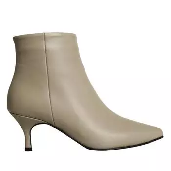 Женские зимние сапоги из натуральной кожи на низком каблуке