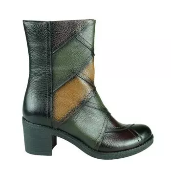 Женские зимние сапоги из натуральной кожи на низком каблуке