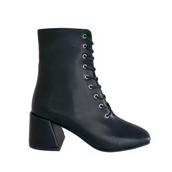 Женские зимние сапоги на высоком каблуке