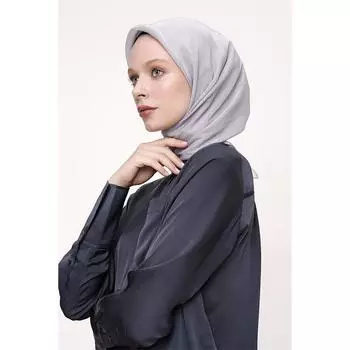 Женский блестящий шарф серебристый