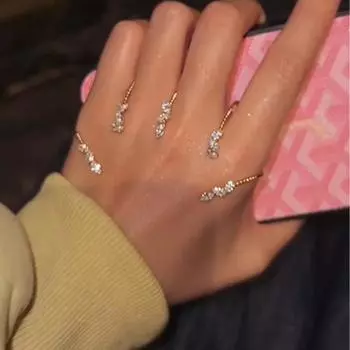 Женский браслет на ладонь из сплава, витой, сверкающий, в форме листа, со стразами, регулируемая посадка, подходит для большинства размеров пальцев, украшения для свадебной вечеринки серебряный