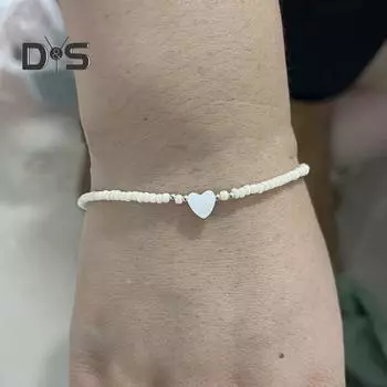Женский браслет на щиколотку с белыми ракушками, гладкие, регулируемая длина, подвеска в форме сердца, бохо-стиль, пляжное украшение на щиколотку A