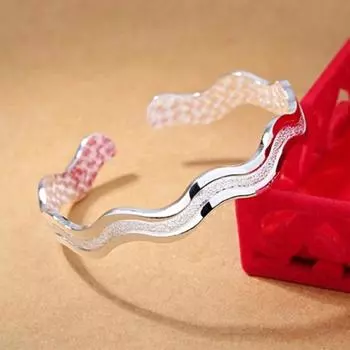 Женский браслет с матовыми двойными линиями, регулируемый подарочный волнистый женский браслет-манжета