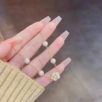 Женский браслет с жемчугом и цветком камелии, Xia Ins, нишевый дизайн, браслет с четырехлистным клевером, новый модный и универсальный аксессуар для браслета Adjustable size