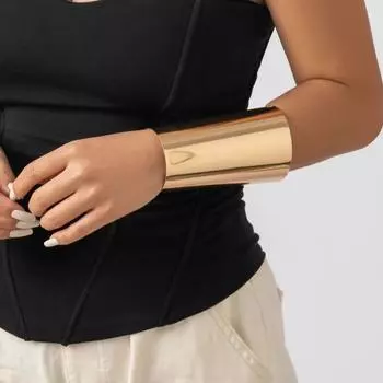 Женский браслет в винтажном стиле в стиле панк в стиле бохо, гладкий металлический браслет из нержавеющей стали с регулируемым отверстием, широкий браслет-манжета, ювелирные изделия на запястье Short золотистый