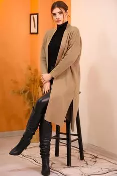 Женский длинный трикотажный кардиган с боковыми разрезами