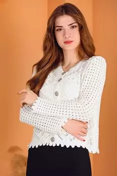 Женский кардиган на пуговицах с жемчугом