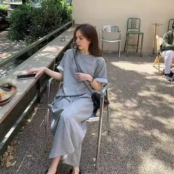 Женский комплект из 2 шт./компл., футболка с круглым вырезом и рукавами, однотонная короткая верхняя юбка, плиссированная регулируемая талия M серый