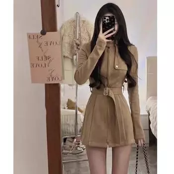 Женский комплект из двух предметов из замши: Куртка и шорты облегающего кроя с воротником-стойкой на осень/зиму M