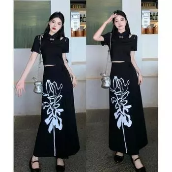 Женский костюм-двойка в китайском стиле: Футболка контрастного цвета и юбка полудлины с короткими ажурными рукавами L