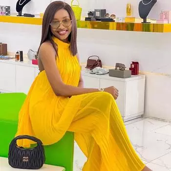 Женский костюм, новый летний однотонный топ со складками, широкие брюки, комплект из двух предметов для женщин S жёлтый