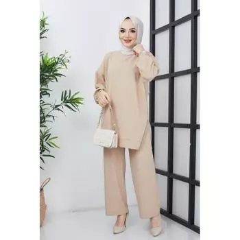 Женский костюм с кисточками и хиджабом