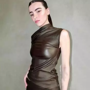 Женский летний облегающий однотонный топ без бретелек S чёрный