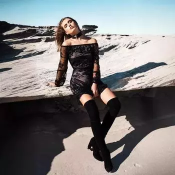 Женский осенне-зимний комбинезон на одно плечо с длинными рукавами и пайетками S чёрный