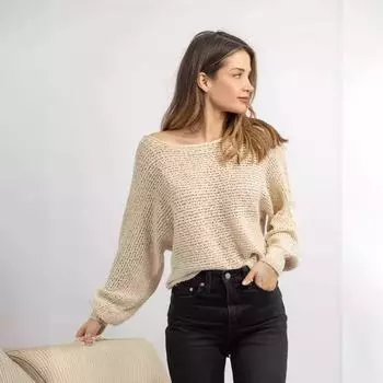 Женский осенне-зимний трикотажный свитер с ажурным воротником и длинными рукавами S чёрный