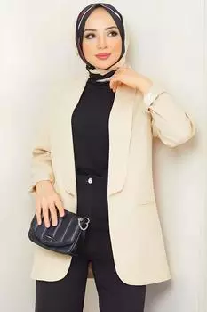 Женский пиджак с платочным воротником