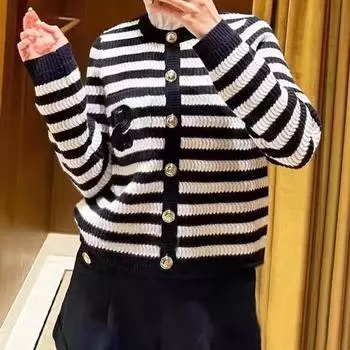«Женский полосатый вязаный кардиган осень/зима 2023 года с воротником в виде листьев лотоса — элегантный шерстяной свитер в стиле «маленький аромат»» Medium чёрный