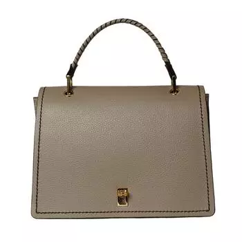 Женский повседневный образ со стильным рюкзаком