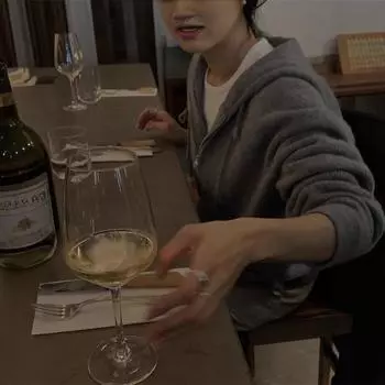 Женский повседневный свободный вязаный кардиган с капюшоном на молнии - корейский стиль 2024 One Size чёрный