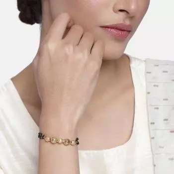 Женский позолоченный браслет Estele из макраме с черными бусинами